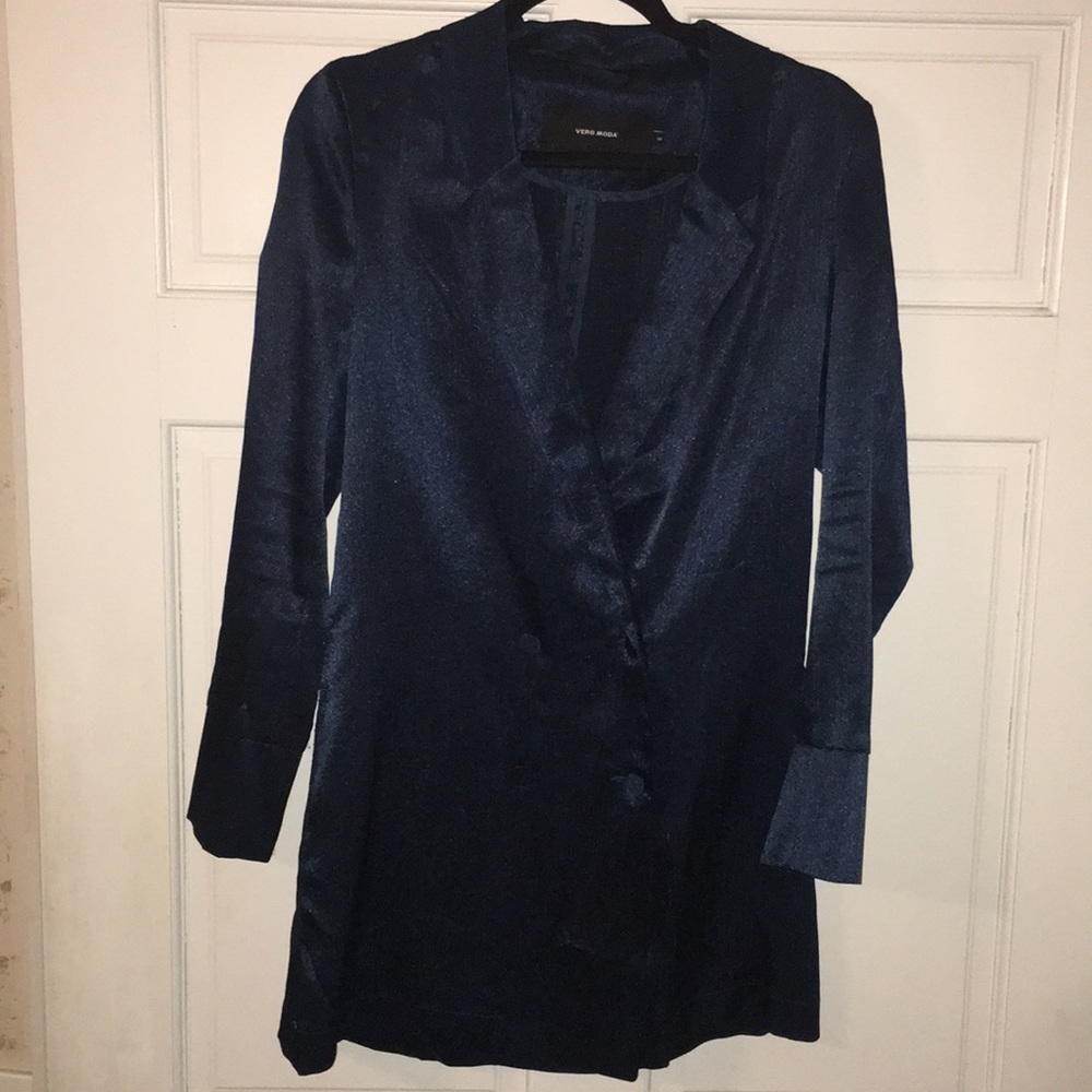 Vero Moda satin long line Blazer. Worn once!